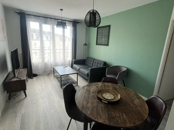 Chambre meublée avec salle de bain privative