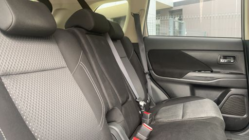 Mitsubishi Outlander 2.4 MIVEC 208 Hybrid  4WD BVA6 - Buisness – 2020 – 90175 km – Hybride rechargeable – Boîte Automatique — photo 33