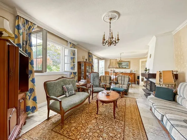 Maison 10 pièces 196 m²