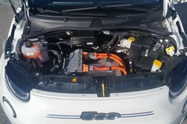 Fiat 500 e 118 ch — photo 16