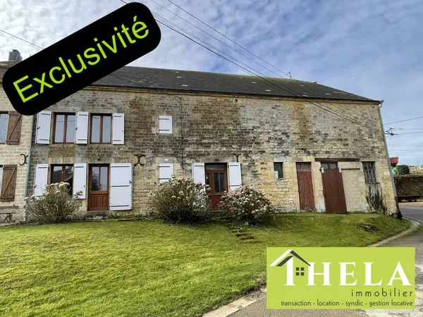Marby, corps de ferme de type 6 avec grange, écuries et terrain..
