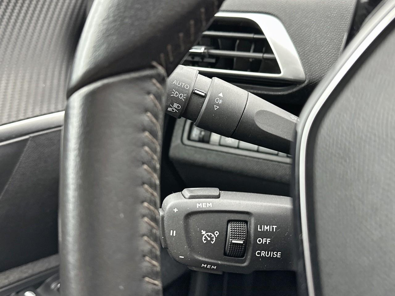 Peugeot 5008 puretech 130ch s&s bvm6 style — photo 17