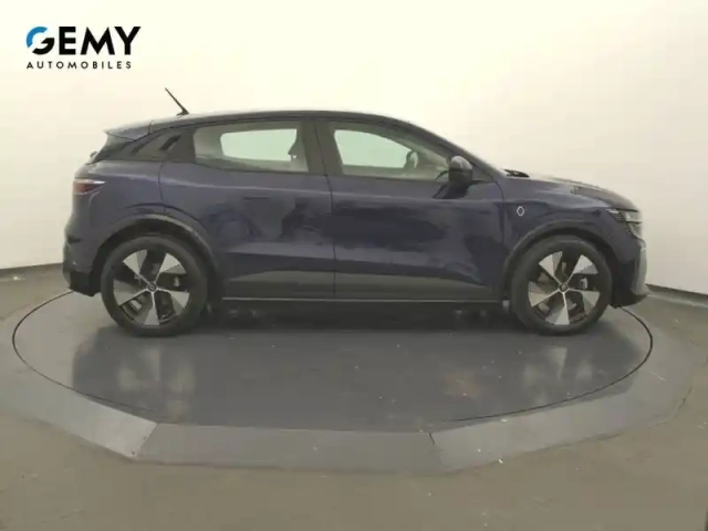 Renault Megane e-tech ev60 220 ch optimum charge — photo 19