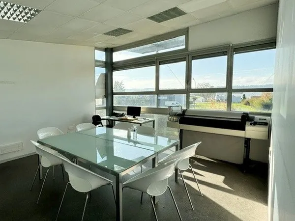 Bureau et espace de travail Location Bergerac  63m² 600€