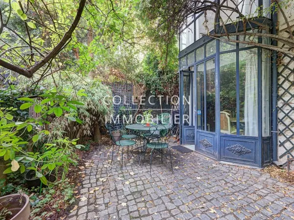 VENDS MAISON DE CHARME AVEC JARDIN - LA CAMPAGNE A PARIS (75020) -