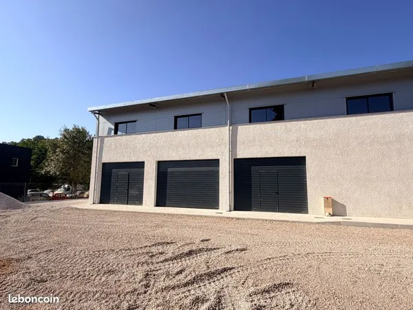 Local 240 m² TOURVES