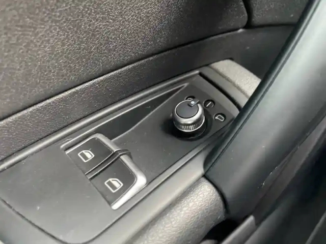 Audi A1 1.0 tfsi ultra 82 — photo 77