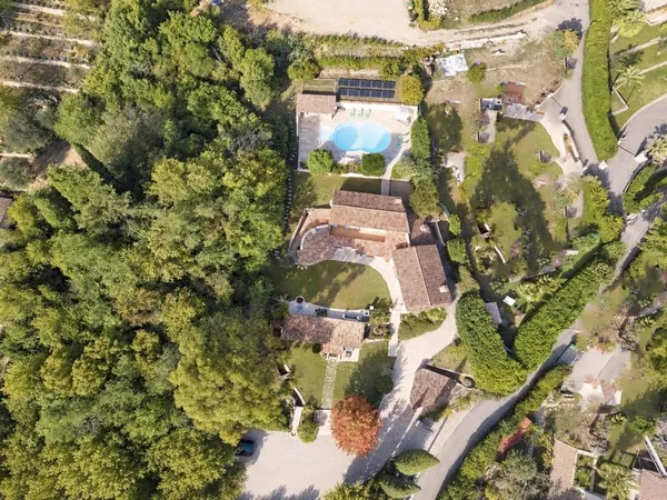 Maison 6 pièces 260 m²
