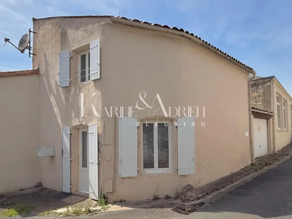 MAISON EN PIERRE 2 CHAMBRES, COUR ET GARAGE