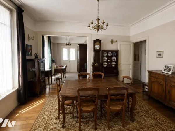 Maison 8 pièces 220 m²