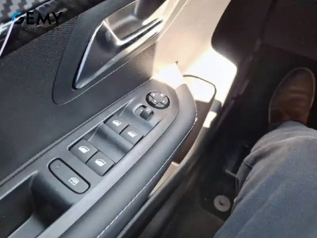 Peugeot 208 electrique 54 kwh 156ch — photo 20