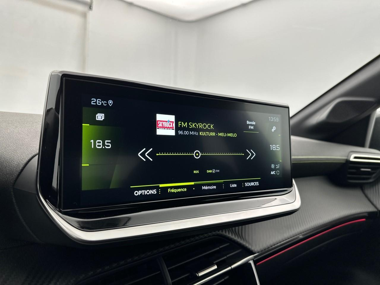 Peugeot 208 puretech 100 s&s eat8 gt — photo 23