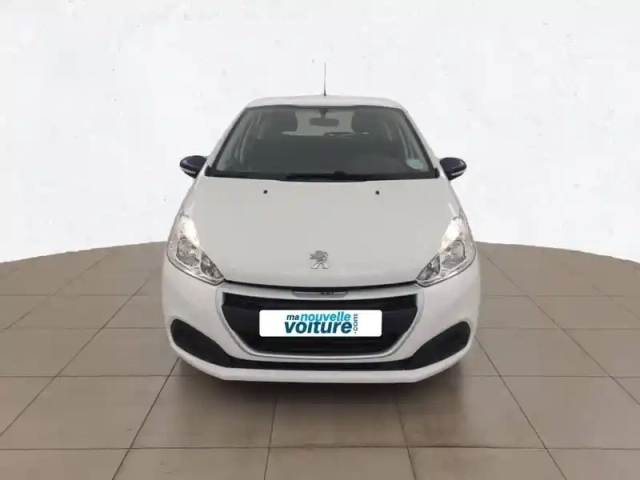 Peugeot 208 puretech 68ch bvm5 — photo 2