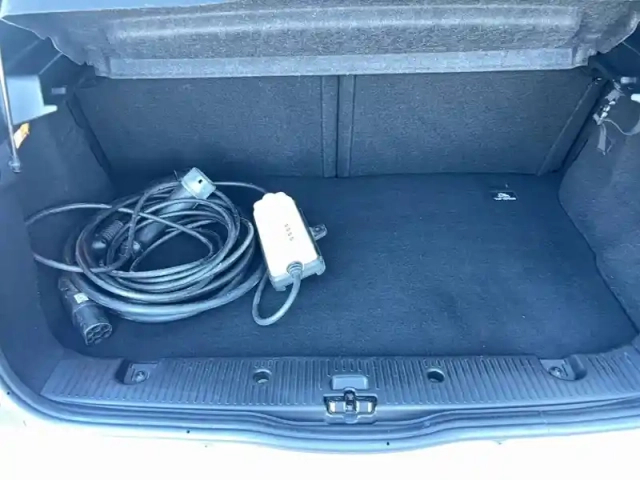 Renault Twingo iii e-tech — photo 13