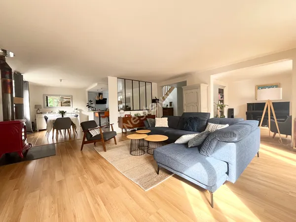 BRUZ CICE BLOSSAC - Maison 8 pièces environ 230 m2 - Terrain SUD sans vis à vis