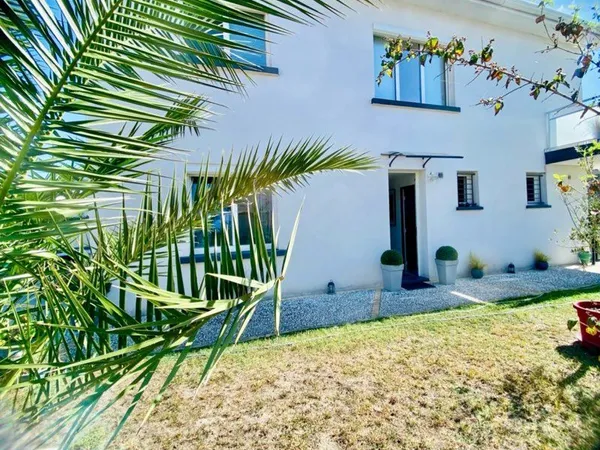 Maison 138 M2 - 4 chambres, Jardin et Garage au centre du Bouscat