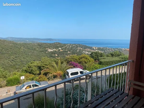 Appartement cavalaire sur mer