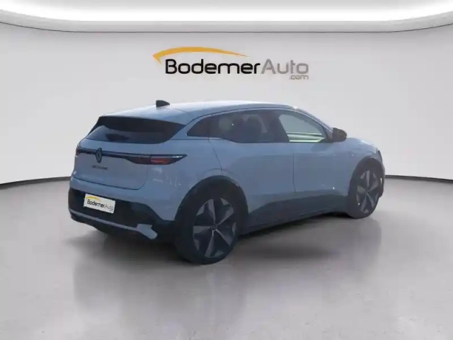 Renault Megane e-tech ev60 220 ch optimum charge — photo 5