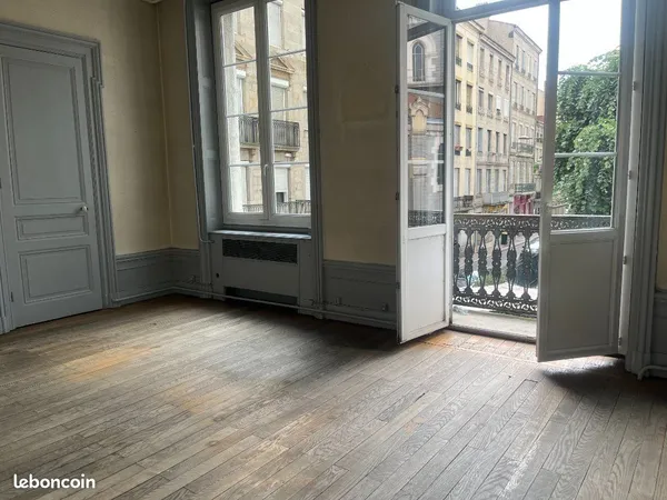 Appartement 8 pièces 174 m²