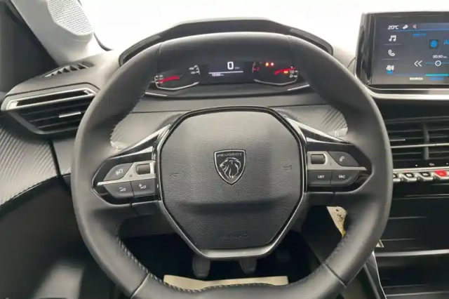 Peugeot 208 100 s&amp;s bvm6 — photo 11