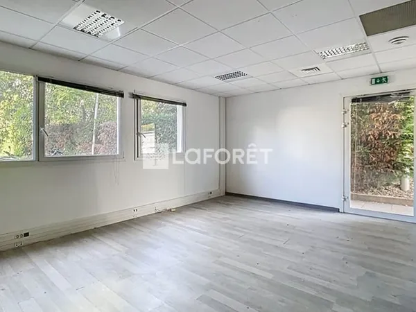 Local commercial Gemenos 59 m2