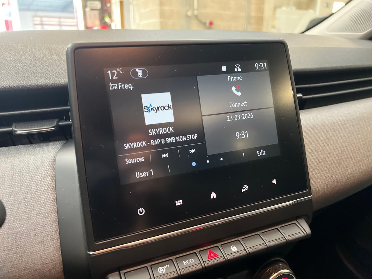 Renault Clio 1.0 tce 90ch evolution x-tronic — photo 15