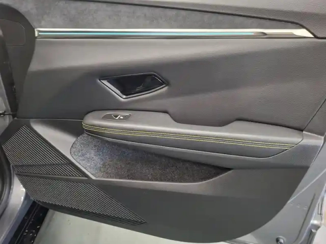 Renault Megane e-tech ev60 220 ch super charge — photo 21
