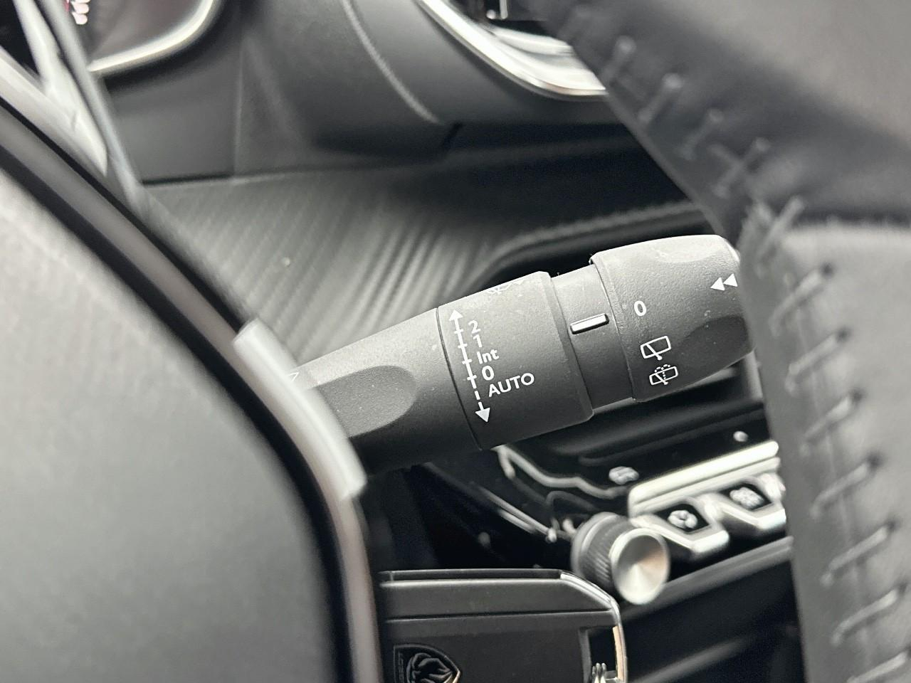 Peugeot 2008 100 s&s bvm6 style — photo 18