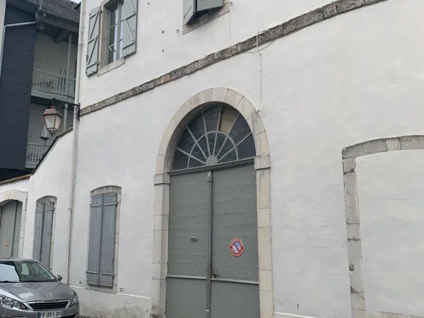 Garage à Louer