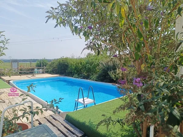 ANNEYRON villa de 2009 surface habitable 137m2 plus un appa