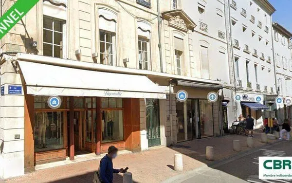 Local commercial 354 m²