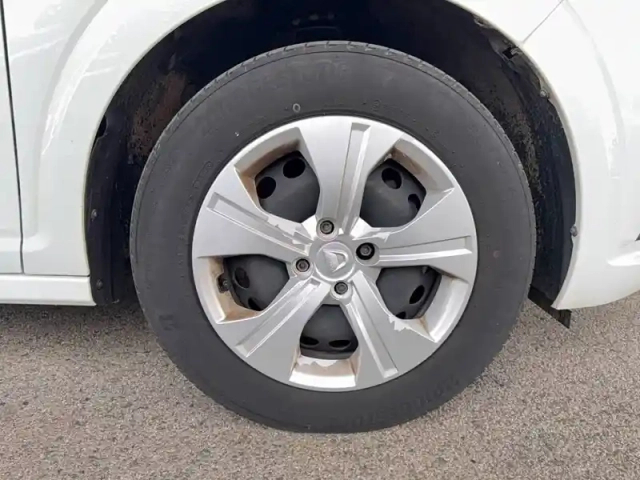 Dacia Sandero eco-g 100 - 22 — photo 14
