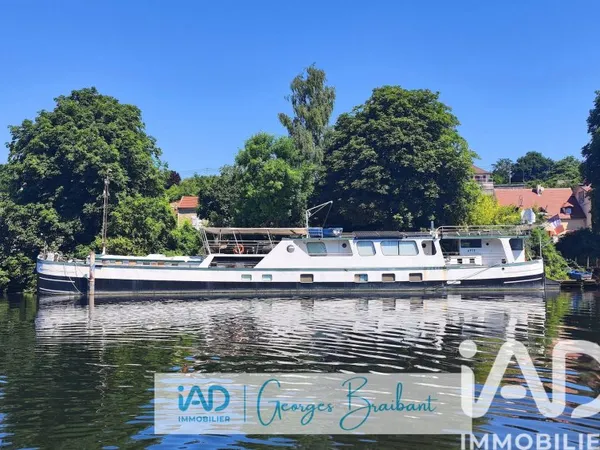 Péniche 8 pièces 220 m²