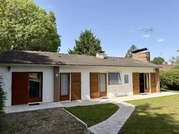 Vends maison - 95 m² - 5 pièces, 4 chambres - Savigny-sur-Clairis 89150