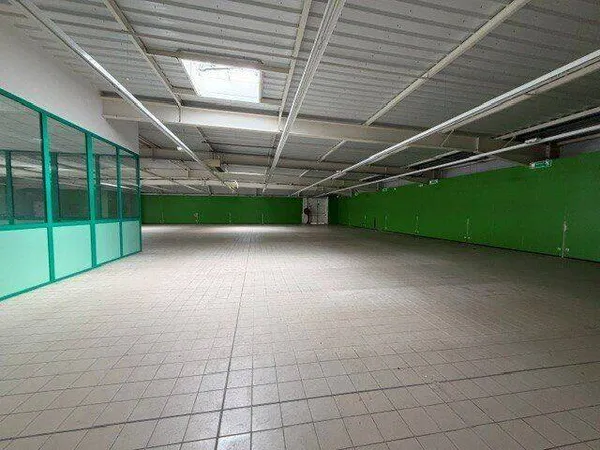 Local commercial 1200 m²