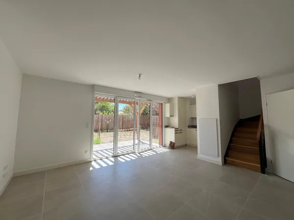 Capeyron maison de ville neuve avec jardin