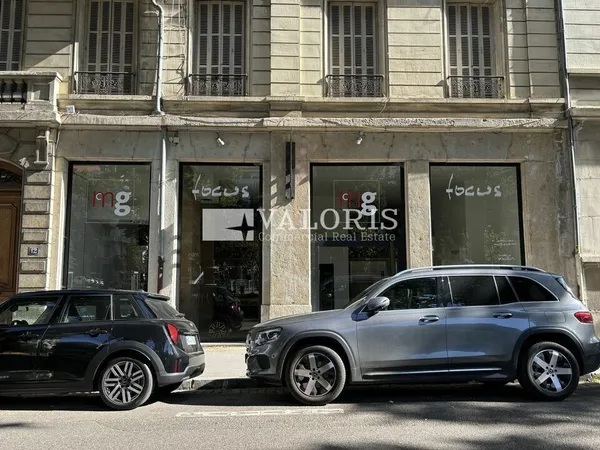 LOCAL COMMERCIAL à LOUER