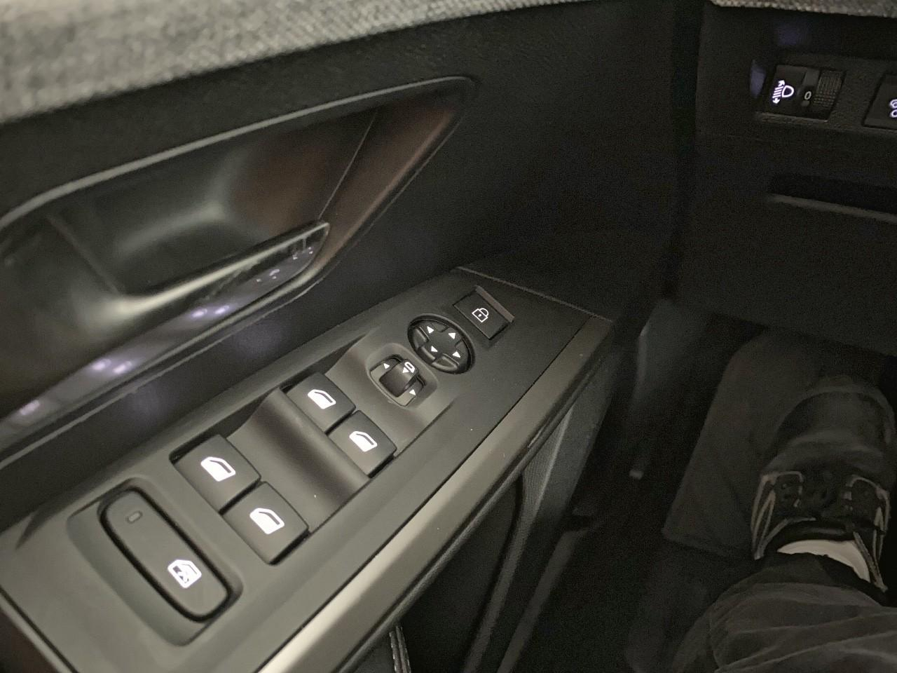 Peugeot 3008 electrique 210 ch 73 kwh allure — photo 20