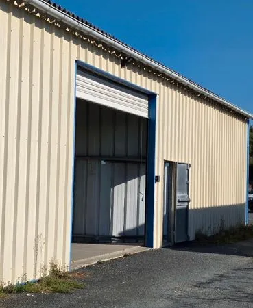 À louer hangar garage atelier