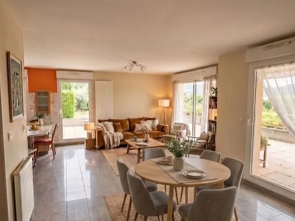 Appartement, terrasse, piscine, cave, double garage