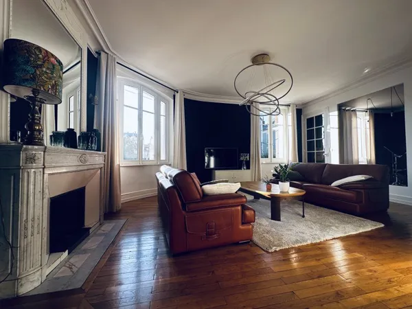 Maison 10 pièces 230 m²