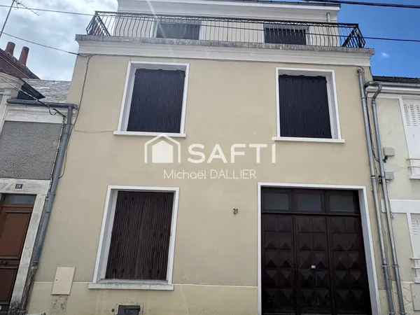Maison T6 - 4 Chambres - Garages - Jardin -