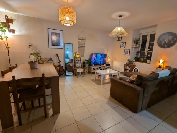 Idéal investisseur : Maison divisée en 2 appartements vendus loués avec rentabilité immédiate