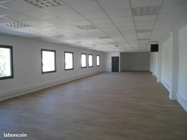 Bureaux 220 m²