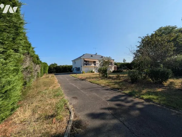 Maison 8 pièces 250 m²