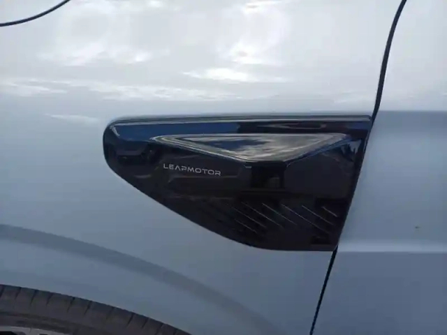 Leapmotor B10 bev 67.1 kwh - 160 kw — photo 20