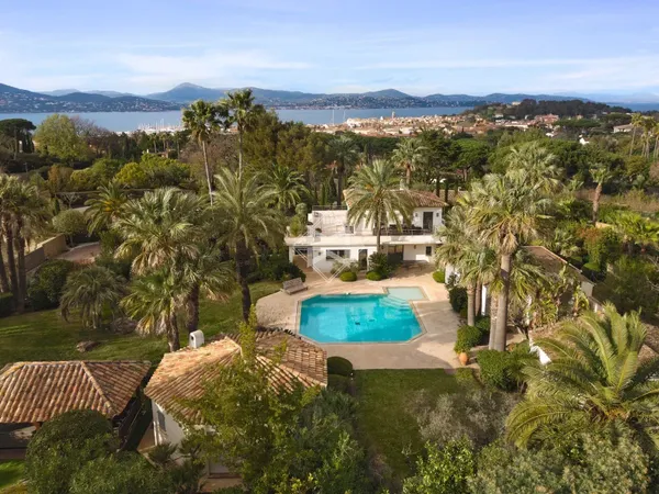 Un cadre idéal, au calme, à proximité du centre de Saint-Tropez