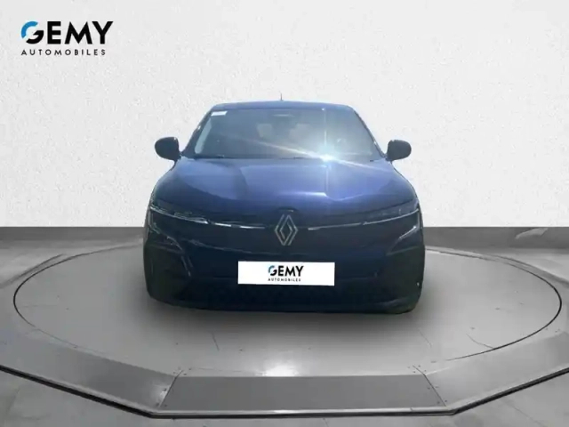 Renault Megane e-tech ev40 130ch standard charge — photo 2
