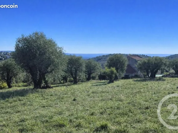 Terrain 1 001 m² Vence