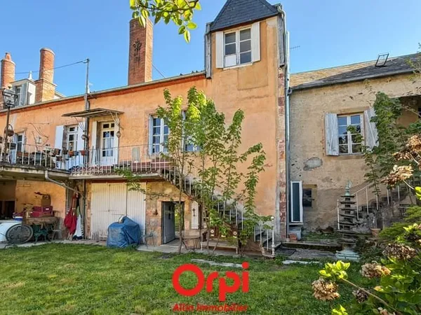 Maison 7 pièces 244 m²